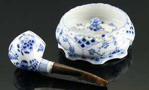 Musselmalet pibe samt helblonde pibeaskebæger 2