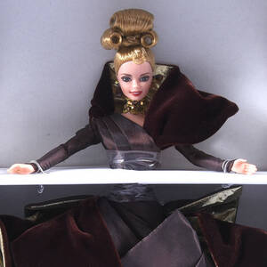 BARBIEDOCKA, Portrait in Taffeta, Mattel, 1996.