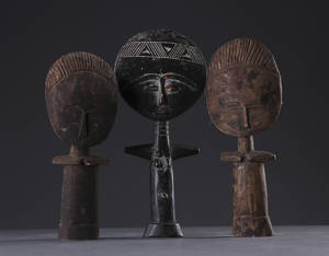 Africana. Tre figurer, træ. 3