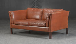 To-pers. sofa i brunt læder
