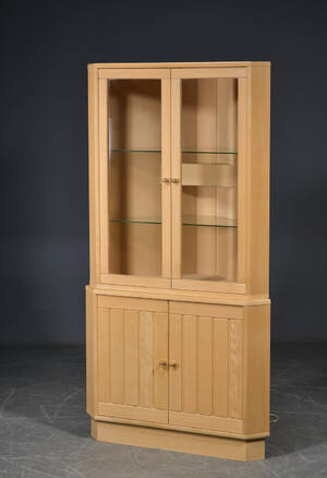 Hjørneskab af bøg, Dansk design.