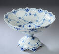  Royal Copenhagen. Musselmalet helblonde opsats nr. 1022.