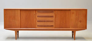 Dansk møbelproducent. Lav skænk i teak, 1960erne