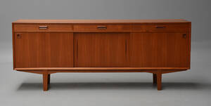 Dansk møbelproducent. Lav skænk af teak