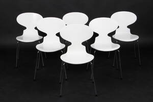 Arne Jacobsen. Sæt på seks stole, model 3100 Myren, Hvidlakerede 6  Denne vare er sat til omsalg under nyt varenummer 4452247