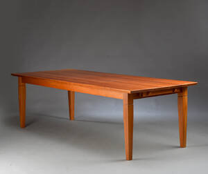 Gretoma. Spisebord af massiv kirsebærtræ