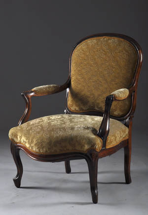 Karmstol i mahogny, rokokostil