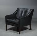 Børge Mogensen. Lænestol betrukket med sort læder, model 2207