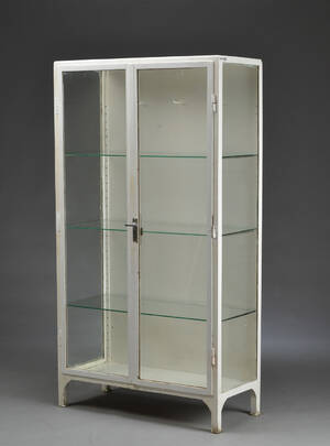 Vitrine-tandlægeskab, metal og glas, 1950erne