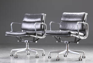 Charles Eames. Par Soft Pad kontorstole, Model EA-217, sort læder 2