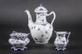 Royal Copenhagen. Kaffekande, sukkerskål, flødekande.3
