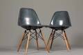 Charles Eames. Sæt på to skalstole, model DSW 2