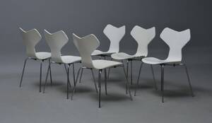 Arne Jacobsen. Sæt på seks Grand Prix stole, model 3130 6  