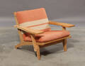 Hans J. Wegner. Lavrygget lænestol, model GE-375