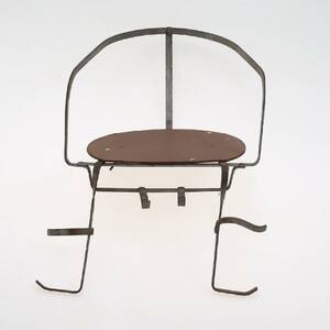 CYKELSADEL. Klassisk model, metall och masonitsits.