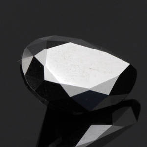 Uindfattet behandlet sort diamant ca 7.58 ct.
