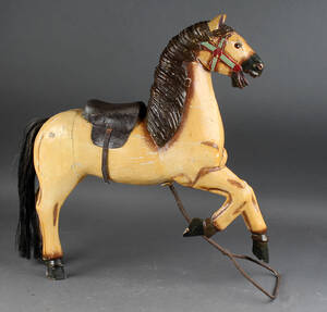 Hest af bemalet træ, 1900-tallet Denne vare er sat til omsalg under nyt varenummer 4492547