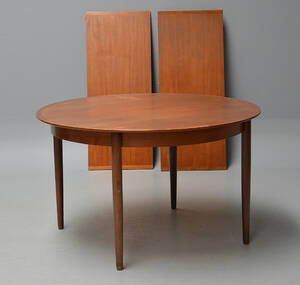 Dansk møbelproducent. Cirkulært spisebord med to tillægsplader3