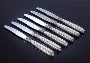 Horsens Sølvvarefabrik. Karina middagsknive med skafter af sølv 6