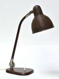 Bordlampe af brunlakeret metal