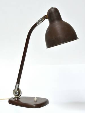 Bordlampe af brunlakeret metal