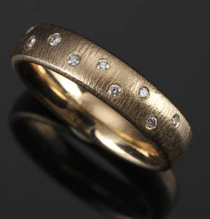 Diamantring 14 kt guld, diamant-stjernedrys,