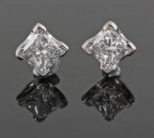 Earrings set with princess cut diamonds 1.20 ct 2