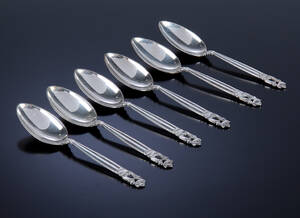 Johan Rohde for Georg Jensen. Konge frokost-dessertskeer af sterlingsølv 6 