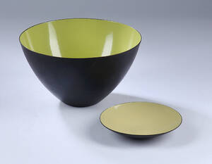 To krenit skåle med emalje. 2