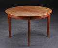 Henning Kjærnulf. Cirkulært spisebord, teak, tre tillægsplader. 4