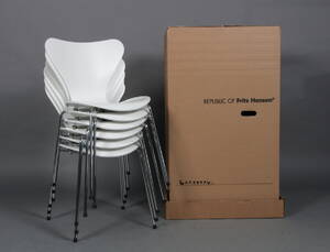 Arne Jacobsen. Seks Syverstole model 3107, hvid 6