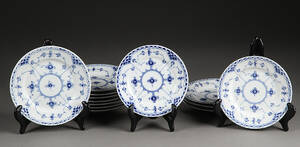 Royal Copenhagen. Musselmalet halvblonde kagetallerkener 13 Denne vare er sat til omsalg under nyt varenummer 4610153