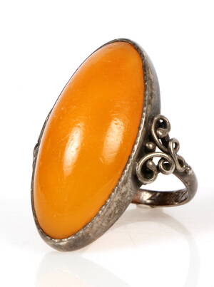 Ring med ravmontering, stering sølv, ca. 1930erne