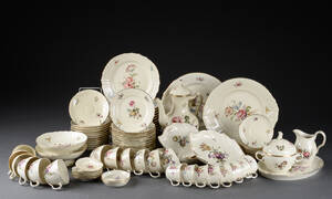 Kgl. Porcelæn. Kaffeservice, Friisenborg 82 Denne vare er sat til omsalg under nyt varenummer 5043385