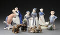 En samling figurer af porcelæn 8.