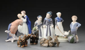 En samling figurer af porcelæn 8.