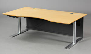 Møbelproducent. Hævesænkebord Denne vare er sat til omsalg under nyt varenummer 4659181