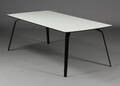 Henrik Pedersen. Spisebord model Float. Hvid laminat.