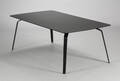 Henrik Pedersen. Spisebord model Float. Sort linoleum. Denne vare er sat til omsalg under nyt varenummer 4653599