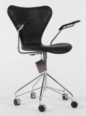 Arne Jacobsen. Kontorstol, model 3217. Nr. bevis. Denne vare er sat til omsalg under nyt varenummer 4069454