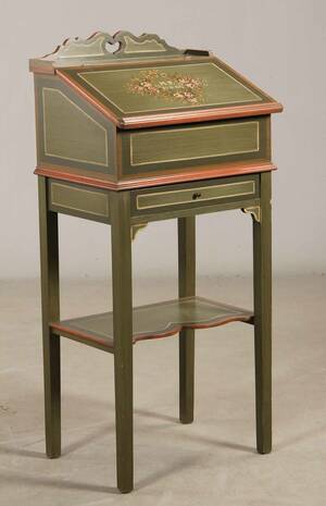 Pult af bemalet træ