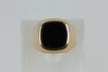 KLACKRING med onyx, guld, 18 k, ca 5,1 g, Rahlens Guldsmeds AB, 1956