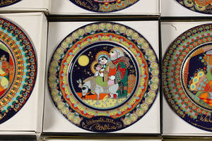 Bjørn Wiinblad. Juleplatter. Samt to fransk platter. 13