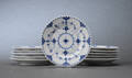 Royal Copenhagen  Kgl. Porcelæn, musselmalet helblonde, kagetallerkener. 11