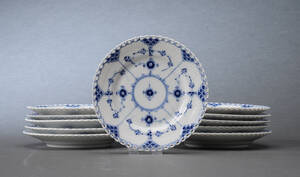 Royal Copenhagen Kgl. Porcelæn, musselmalet helblonde, kagetallerkener. 11