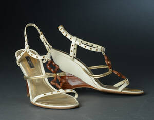 Louis Vuitton par sandaler, str. 38,5 Denne vare er sat til omsalg under nyt varenummer 4092287
