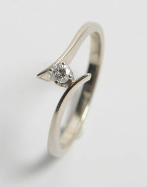 Solitairering med brillant på ca. 0.05 ct