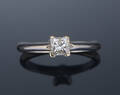 Ring med prinsessesslebet diamant ca 0.40 ct. 