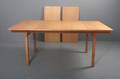 Hans J. Wegner 1914-2007. Spisebord mudtræk. 3