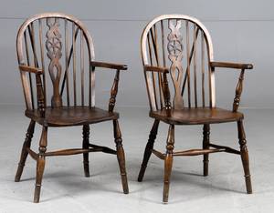 Par wheelback armchairs, elmetræ 2